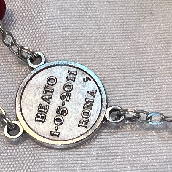 Vintage 2011 Blessed Red Wooden Rosary Beads from the Vatican - Picture 4 of 4